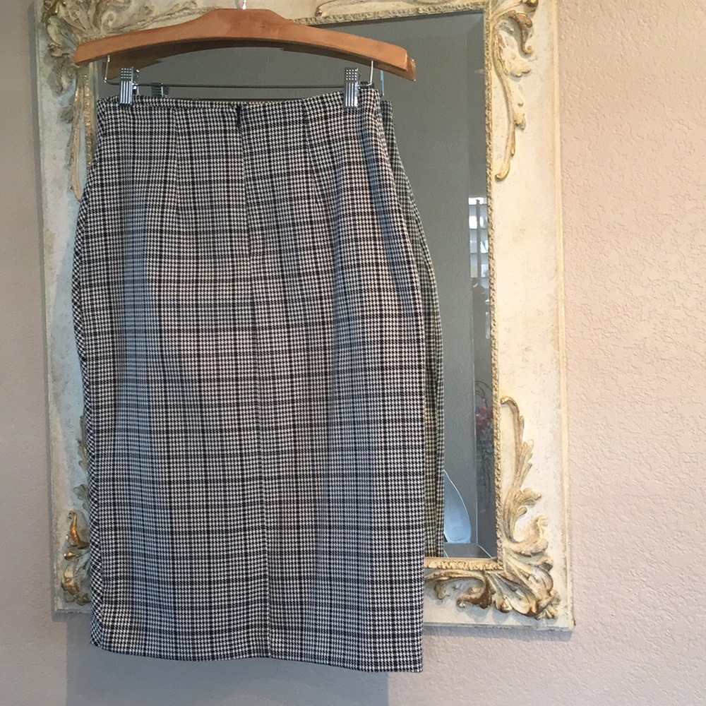 Zara Basic Collection. Houndstooth Check. Size M. - image 3